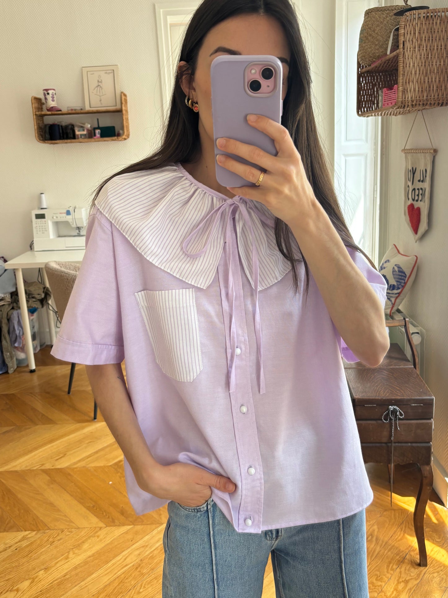 Blouse col à volant lila