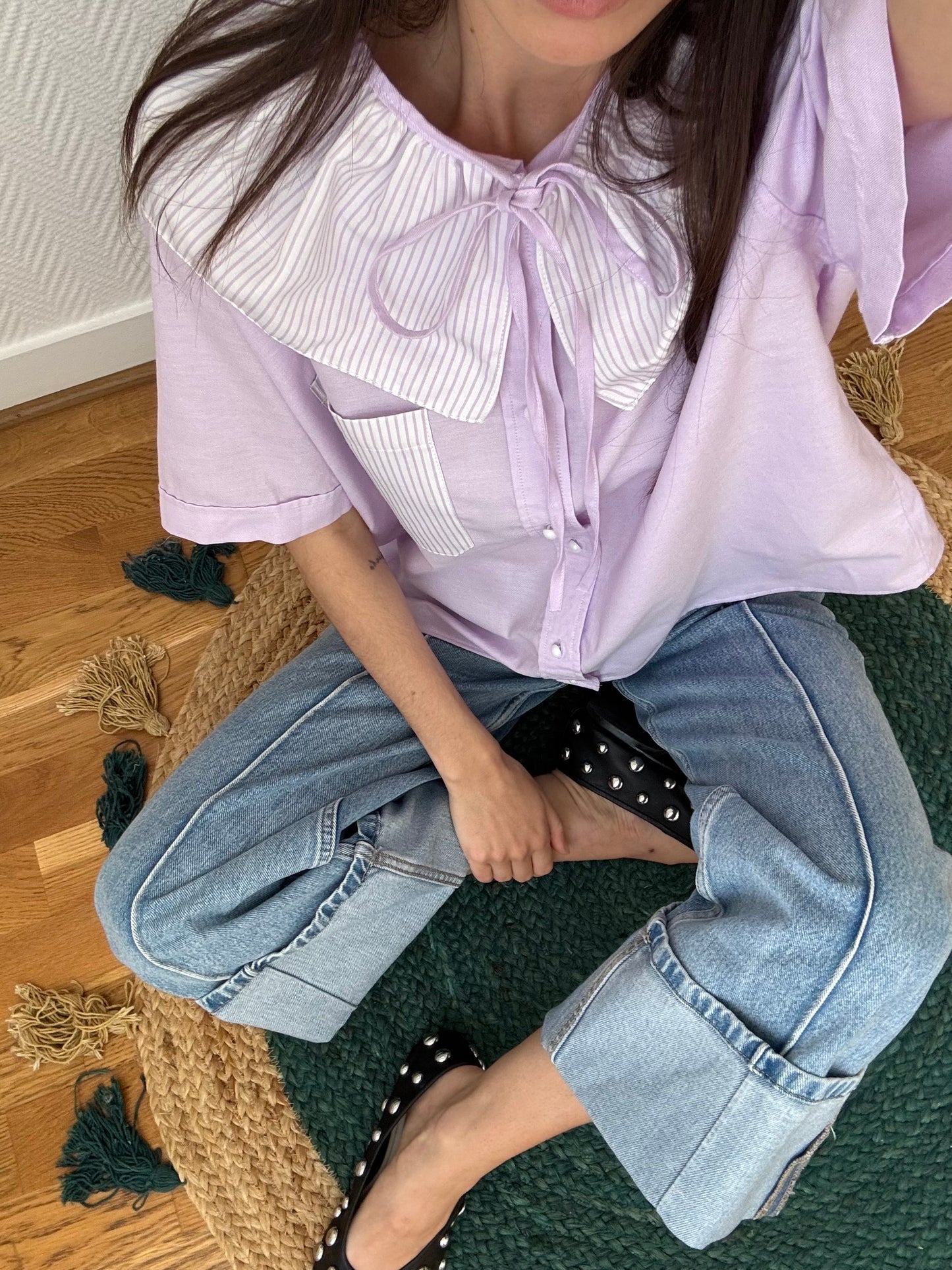 Blouse col à volant lila