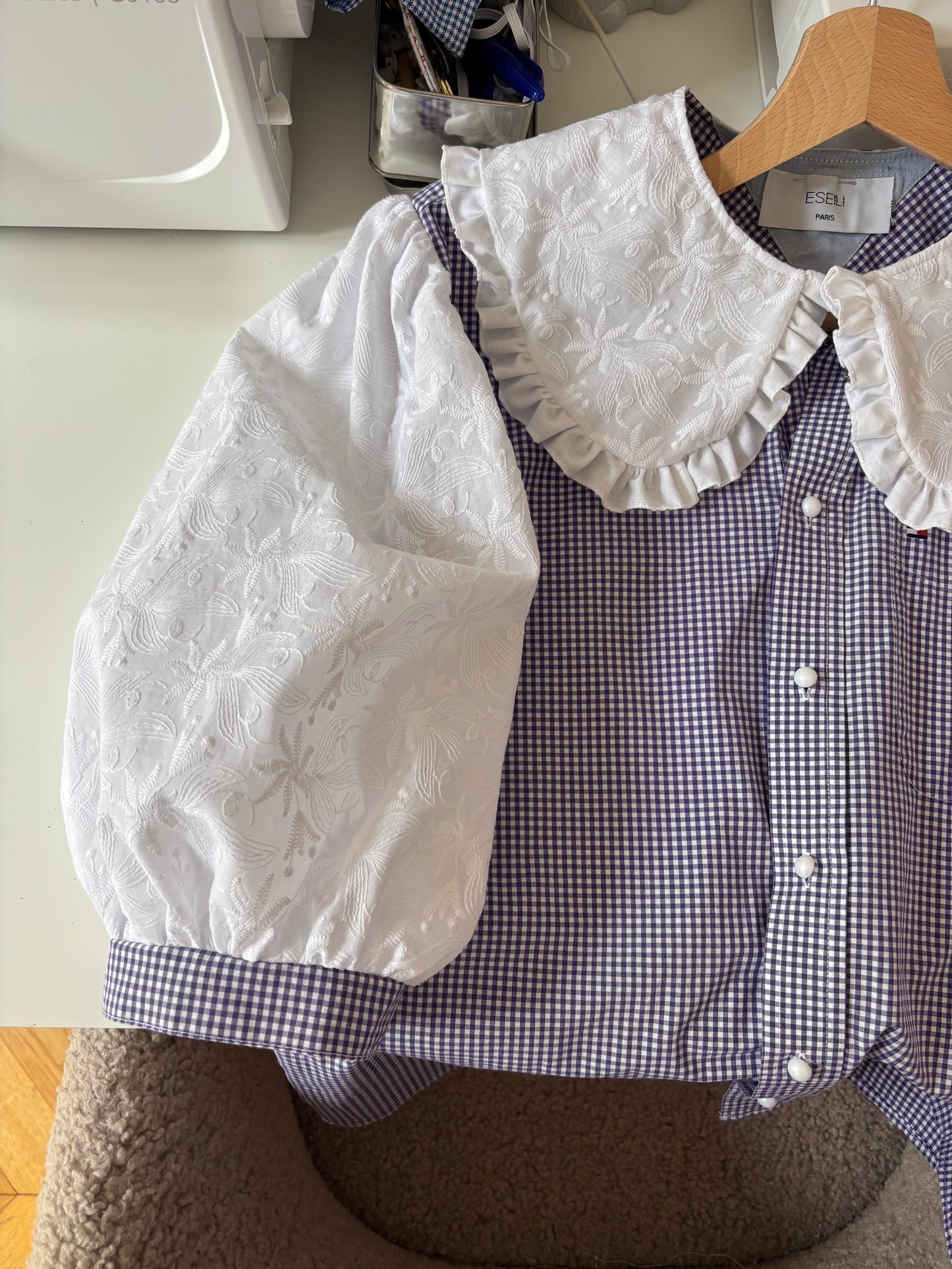 Broderie anglaise manches bouffantes vichy violet