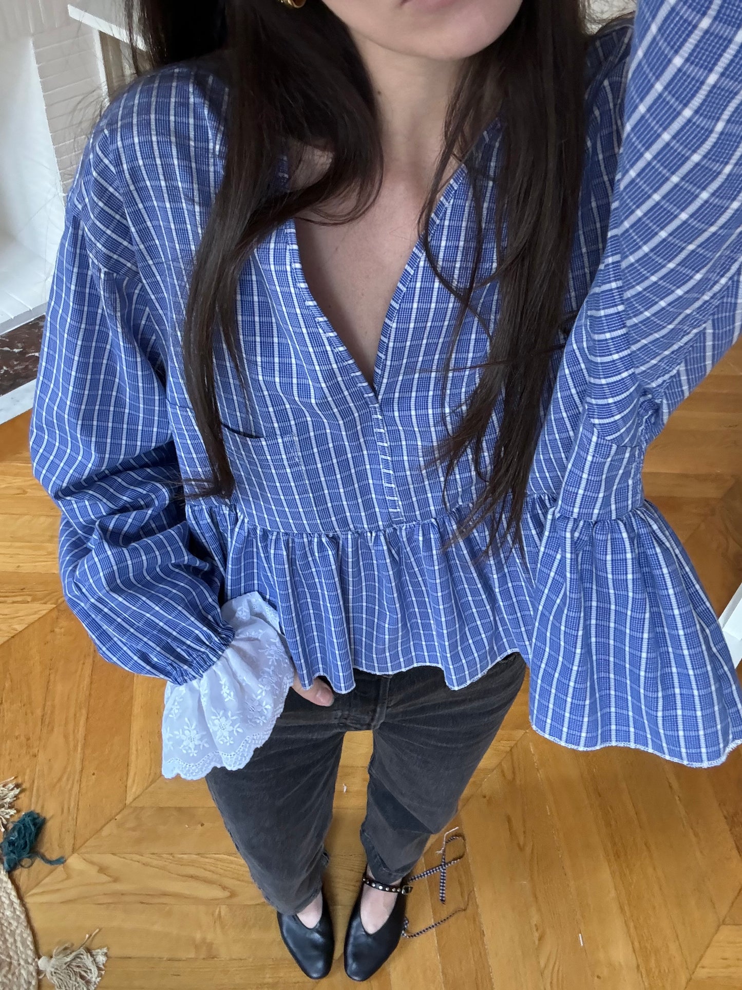 Col V bleu à carreaux