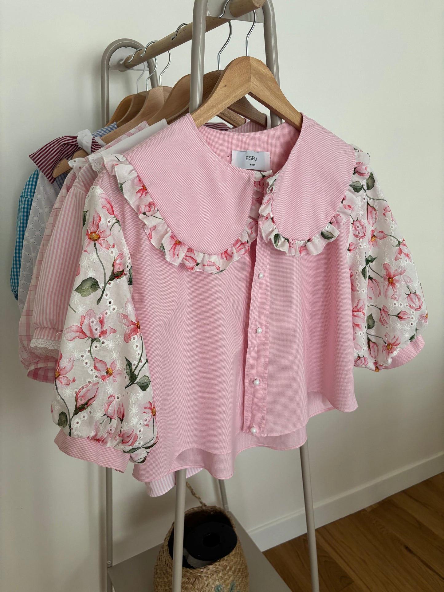 Solange col XL rose et broderie fleurie