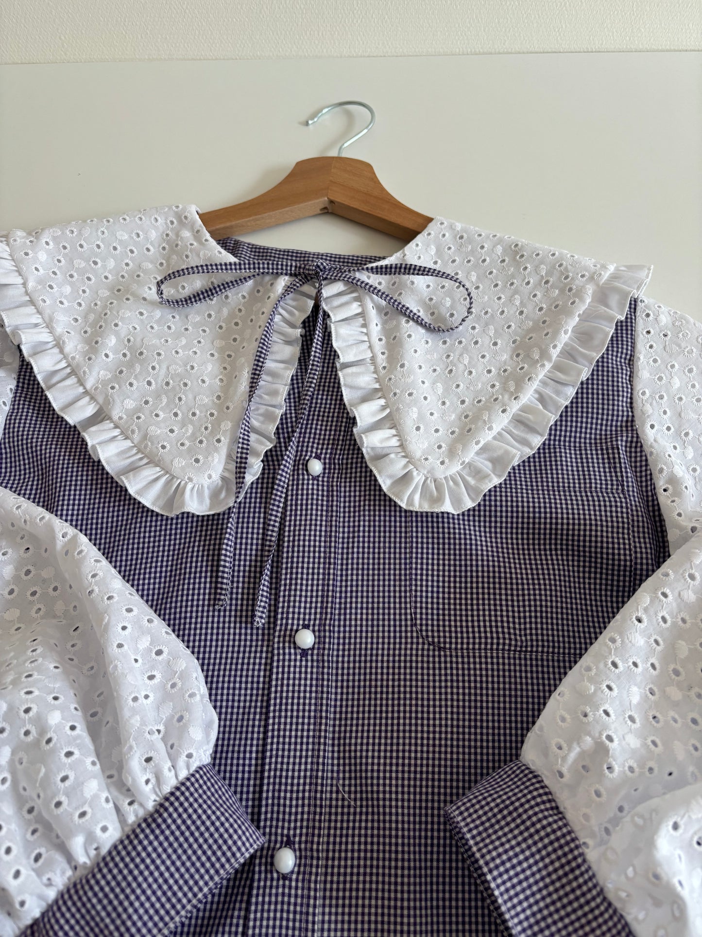 Col XL et broderie anglaise vichy violet