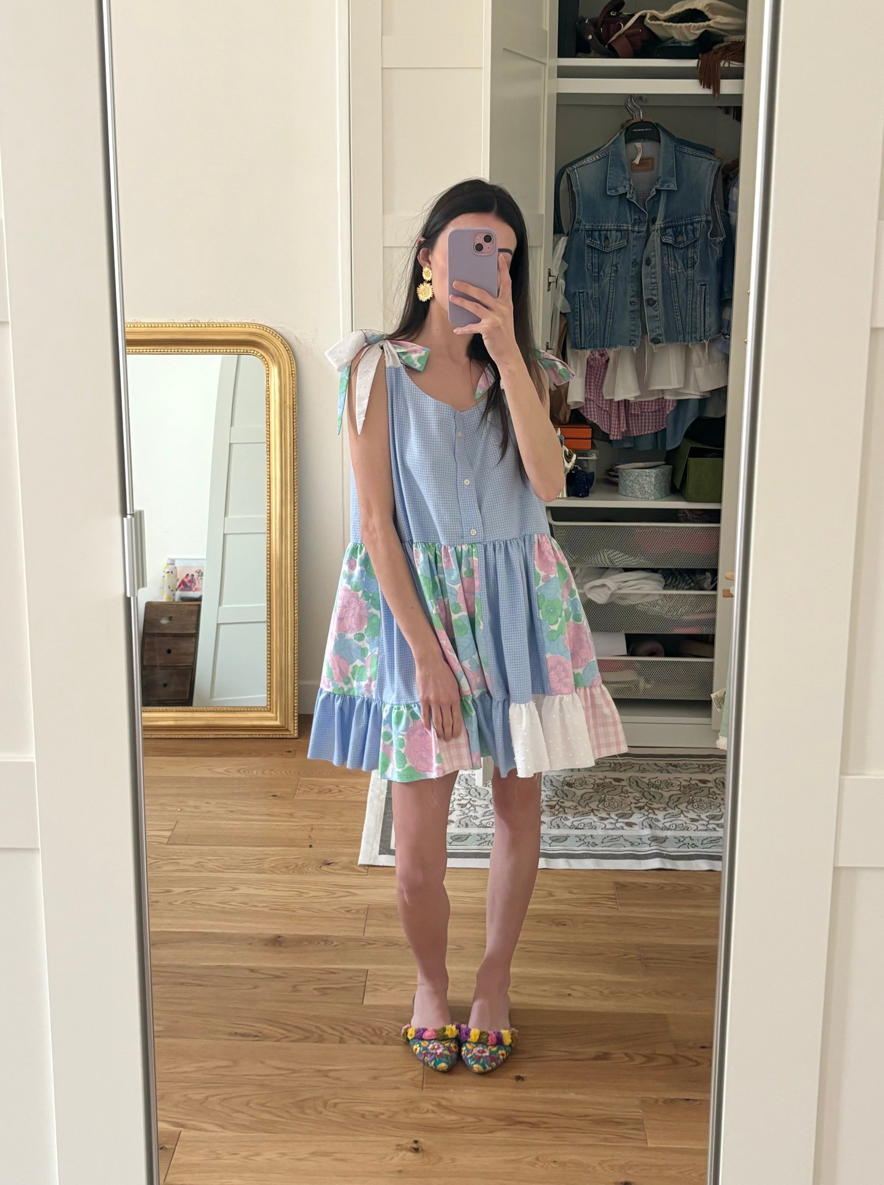 Miss Selfridge - Robe Babydoll Courte En Popeline à Volants Avec Motifs Nud Et Carreaux Vichy Rose Miss Selfridge - Robe Babydoll Courte En Popeline à Volants Avec Motifs Nud Et Carreaux Vichy Rose