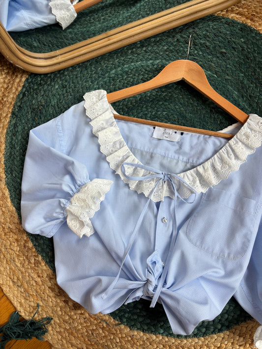 Blouse à froufrou vichy bleu ciel