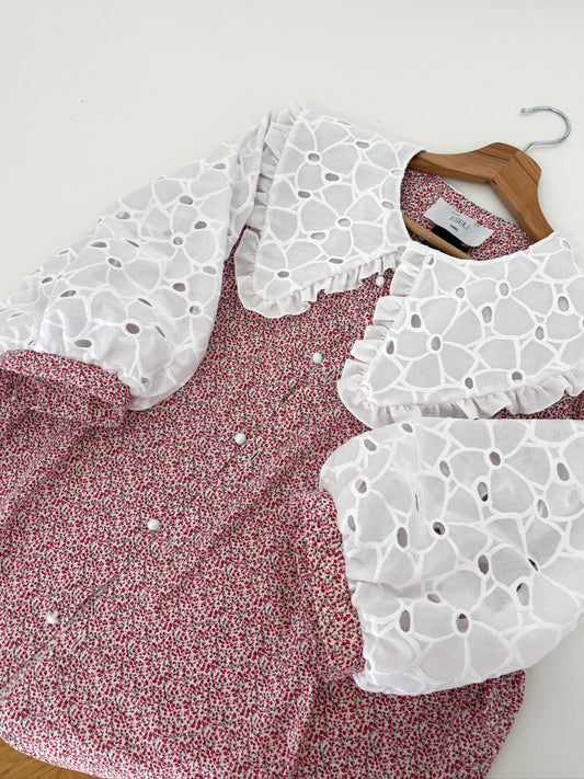 Col XL et broderie anglaise rouge fleuri