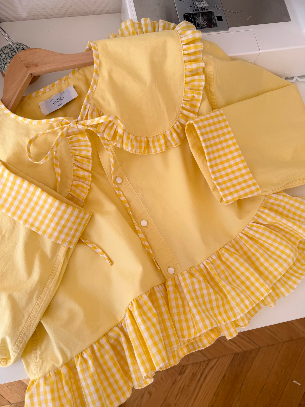 Solange col XL et volant jaune