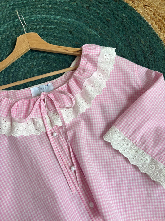 Blouse à froufrou vichy rose