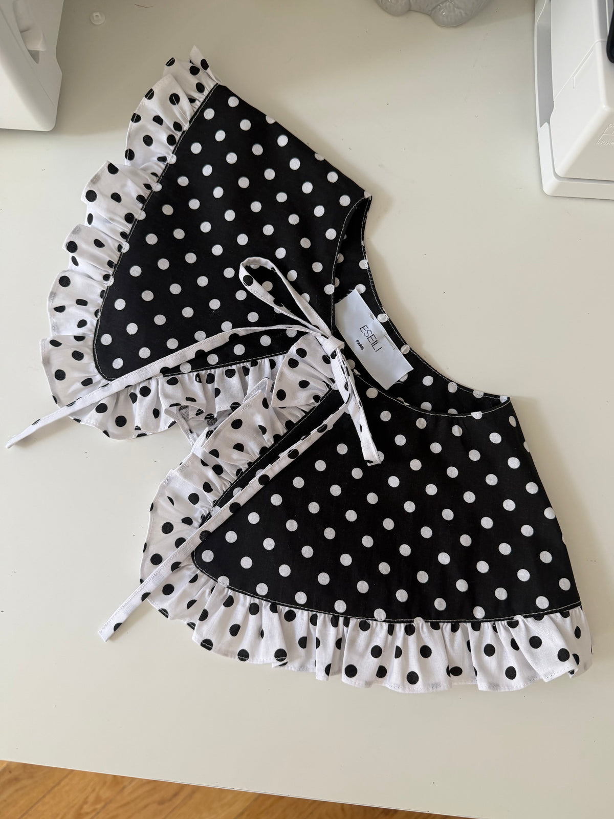 Col amovible à pois noir et blanc (made to order)