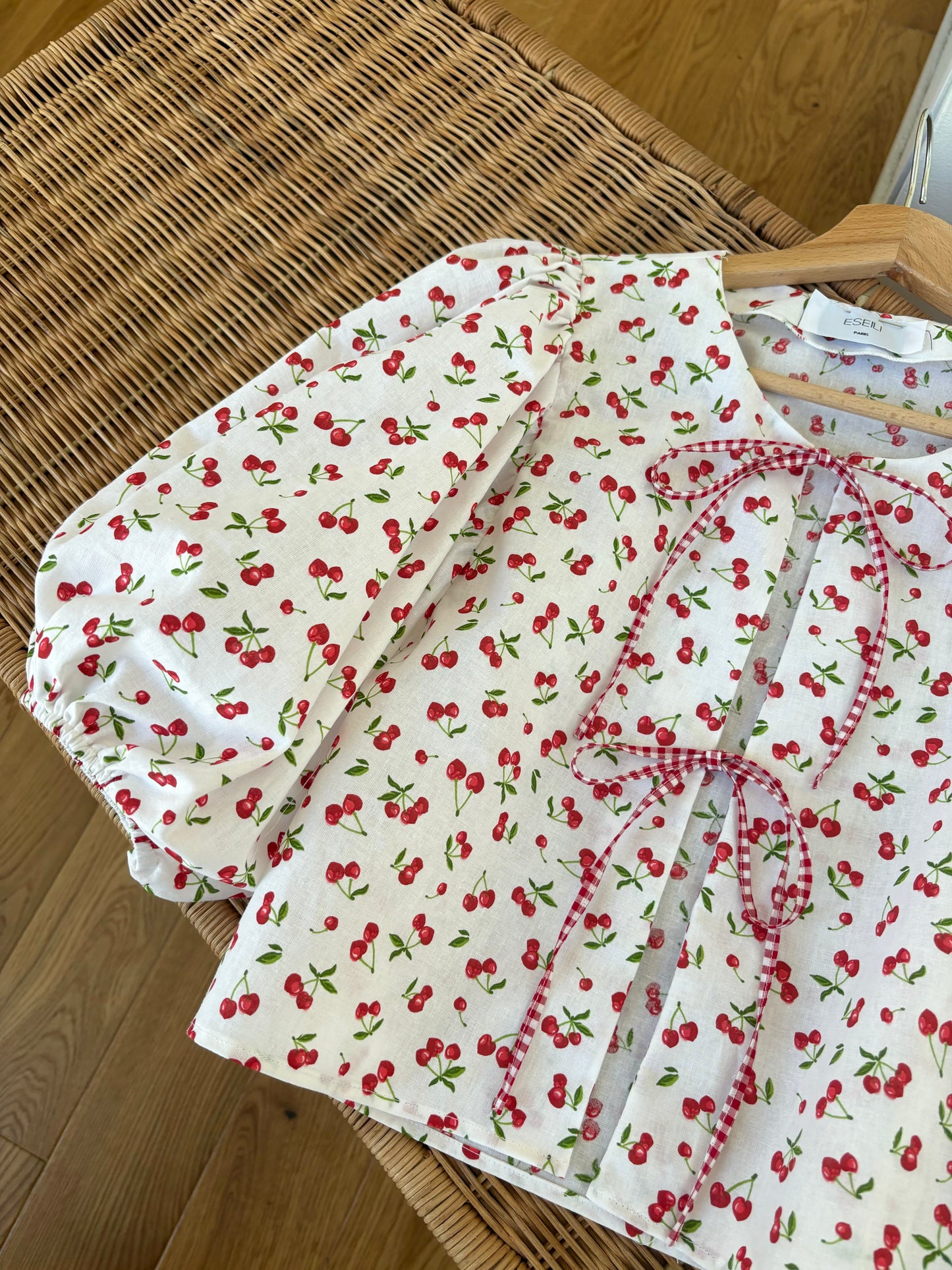 Blouse Emilie à noeuds cerises