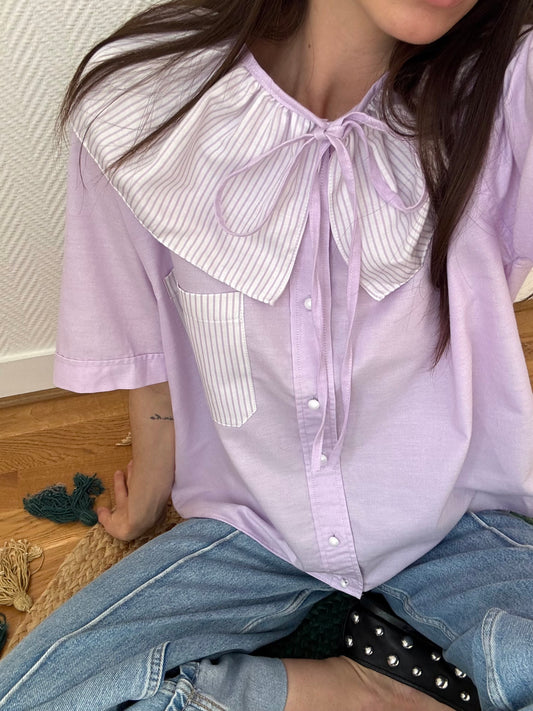 Blouse col à volant lila