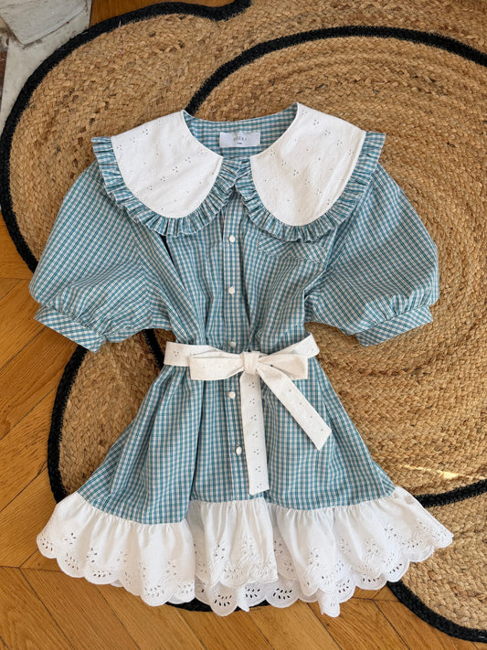 Robe babydoll à carreaux et broderie