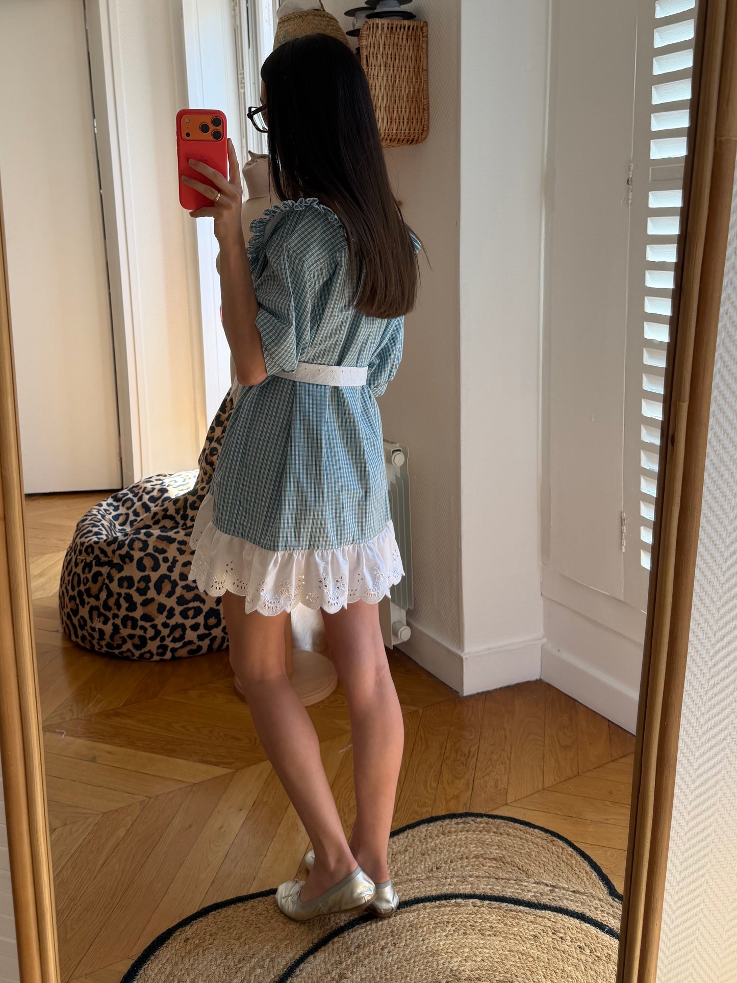 Robe babydoll à carreaux et broderie