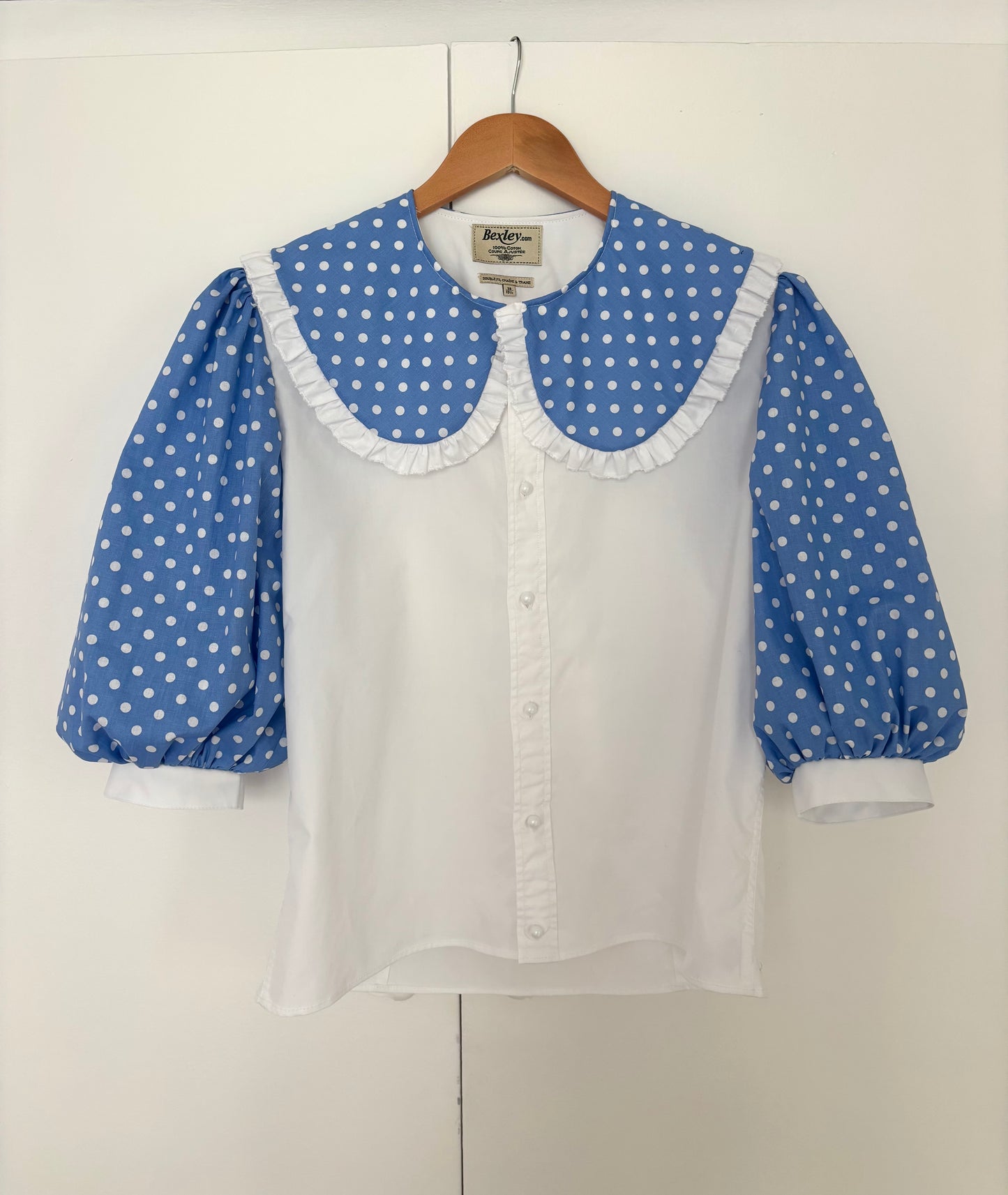 Solange col Xl et manches bouffantes à pois