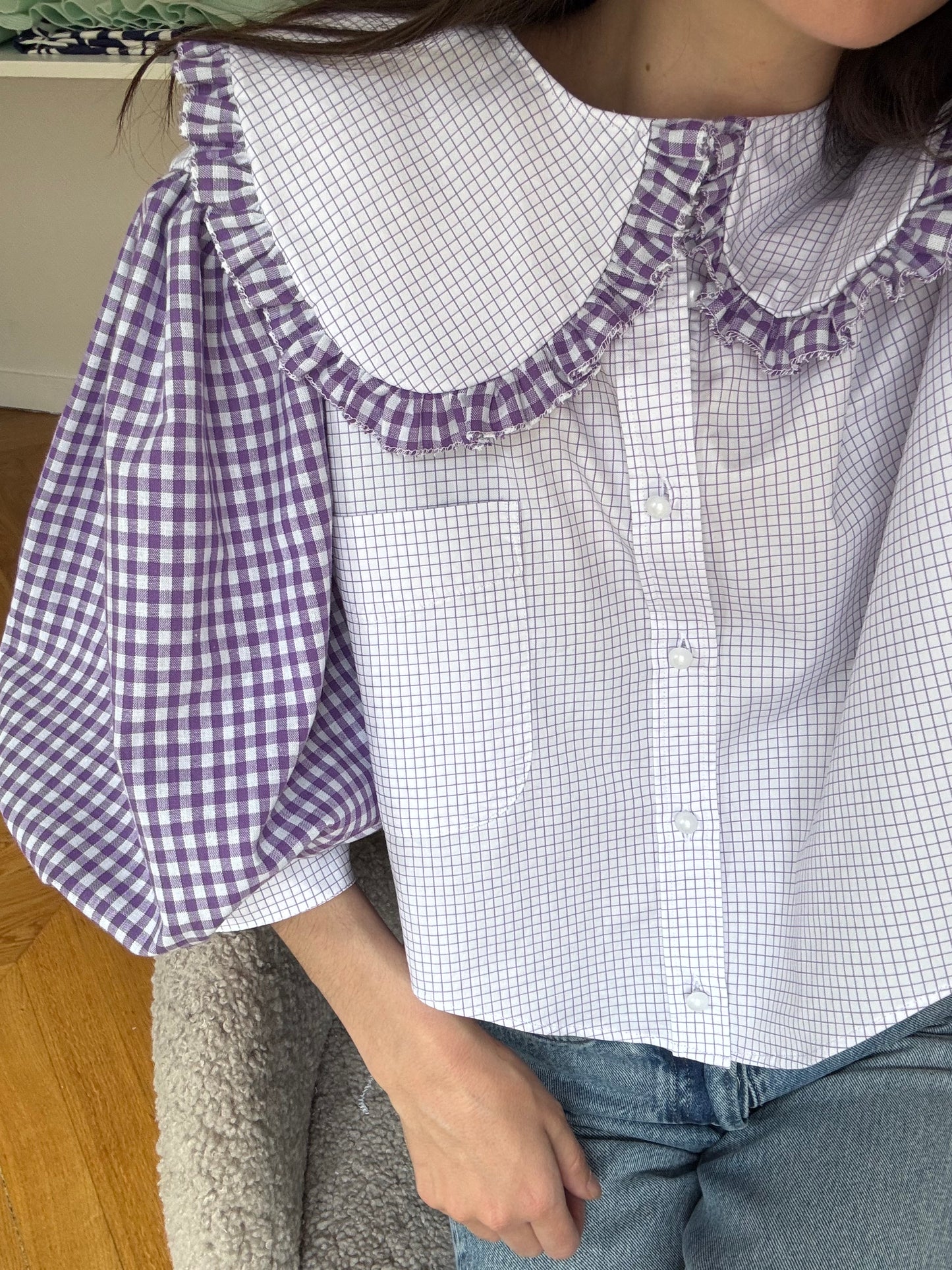 Solange col XL et manches bouffantes violette crop