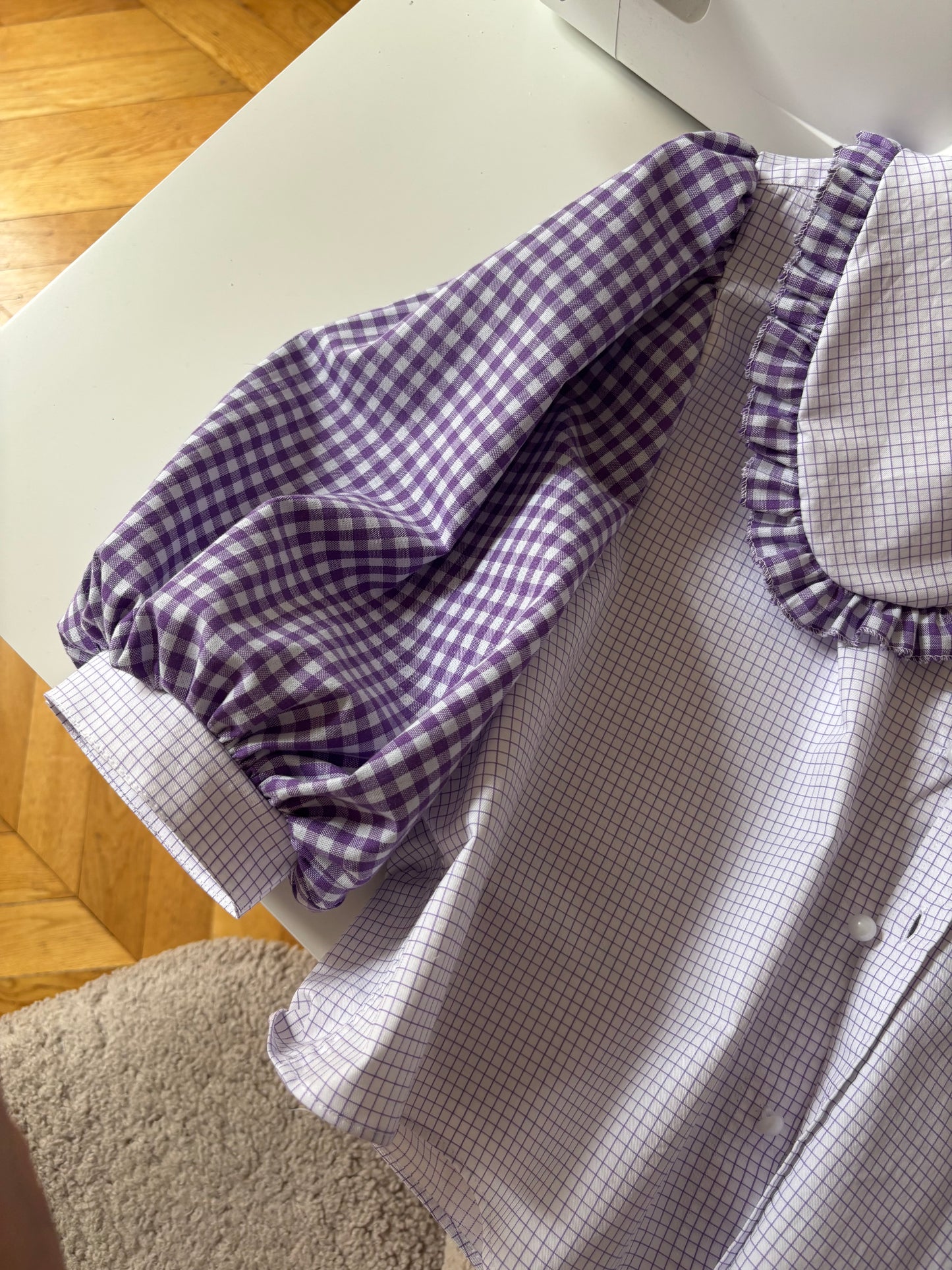 Solange col XL et manches bouffantes violette crop