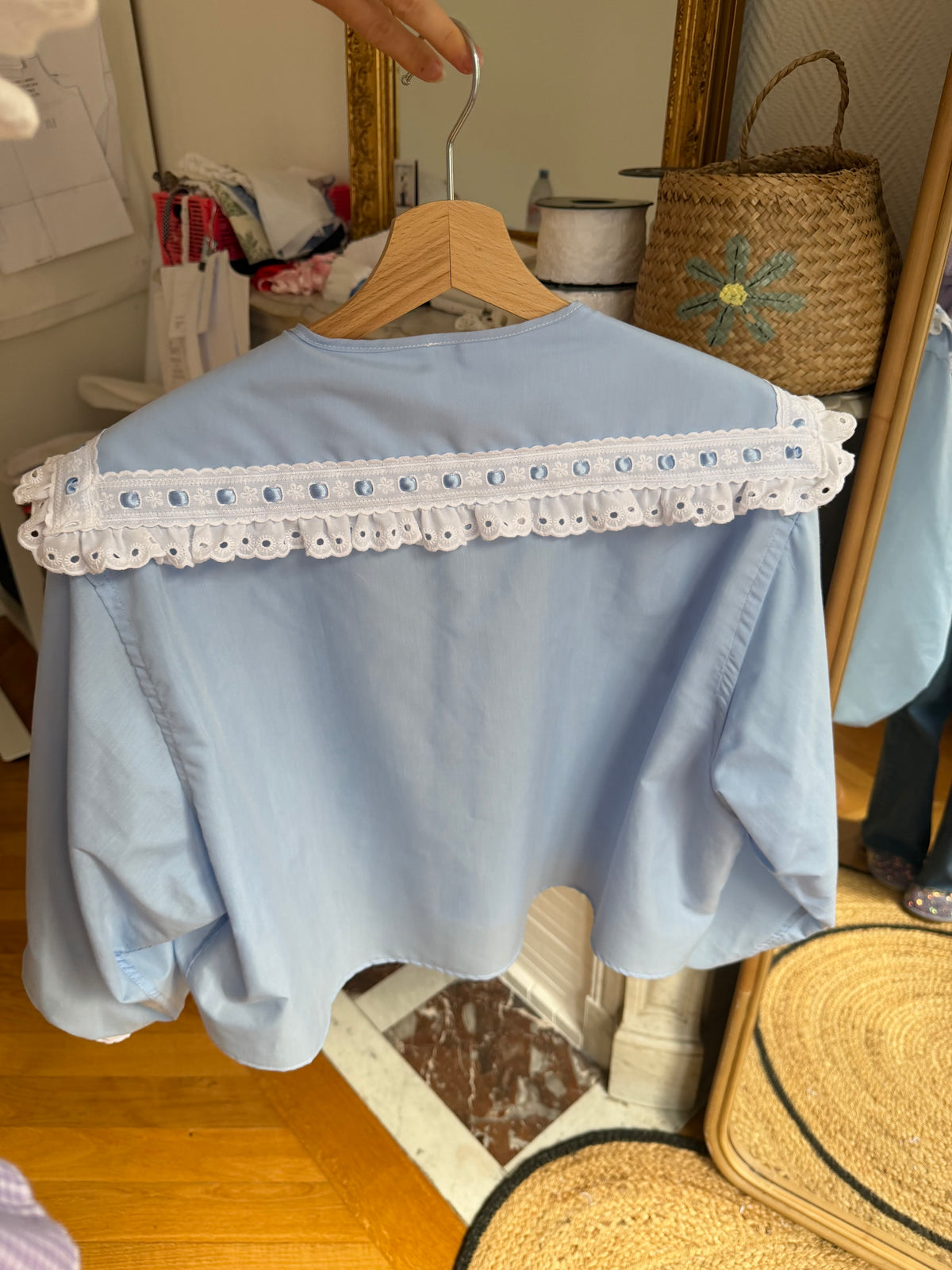 Blouse bleue col XL à rubans