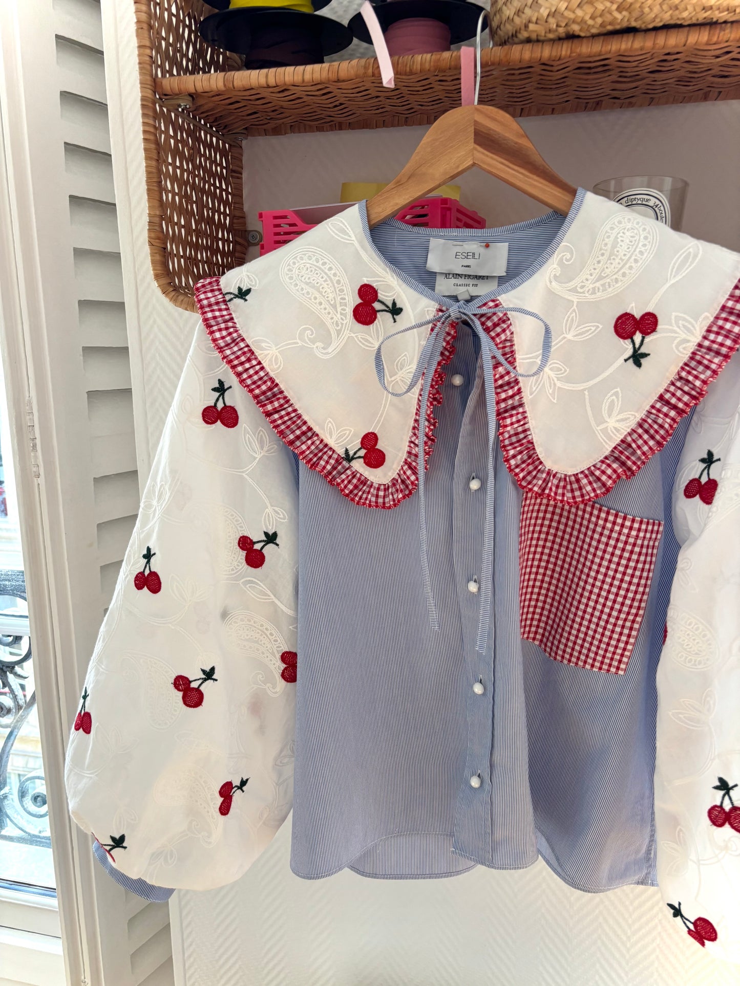 Blouse broderie anglaise et col XL cerise