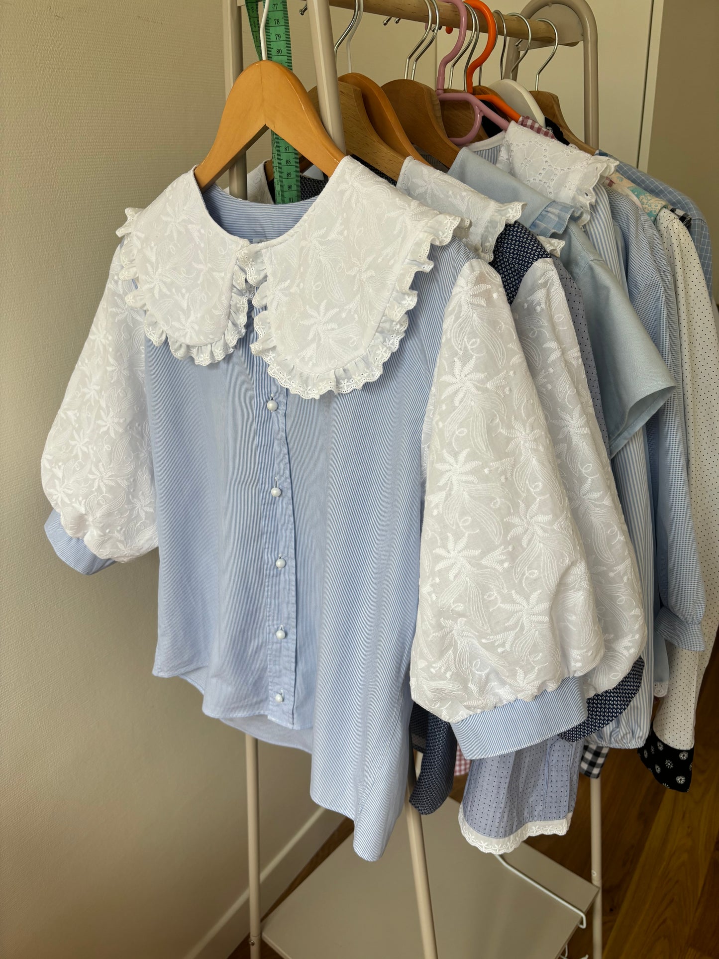 Solange col XL bleu ciel à broderie anglaise