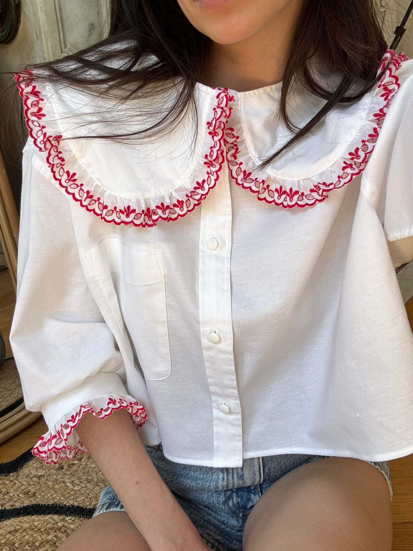 Solange col XL blanche broderie rouge