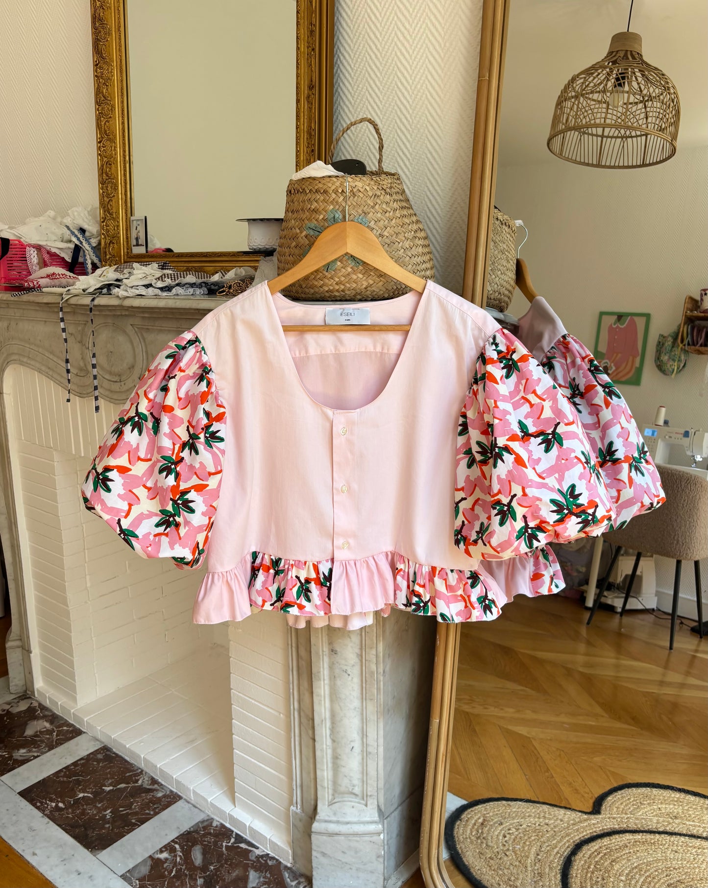 Blouse rose et fleurs manche bouffantes