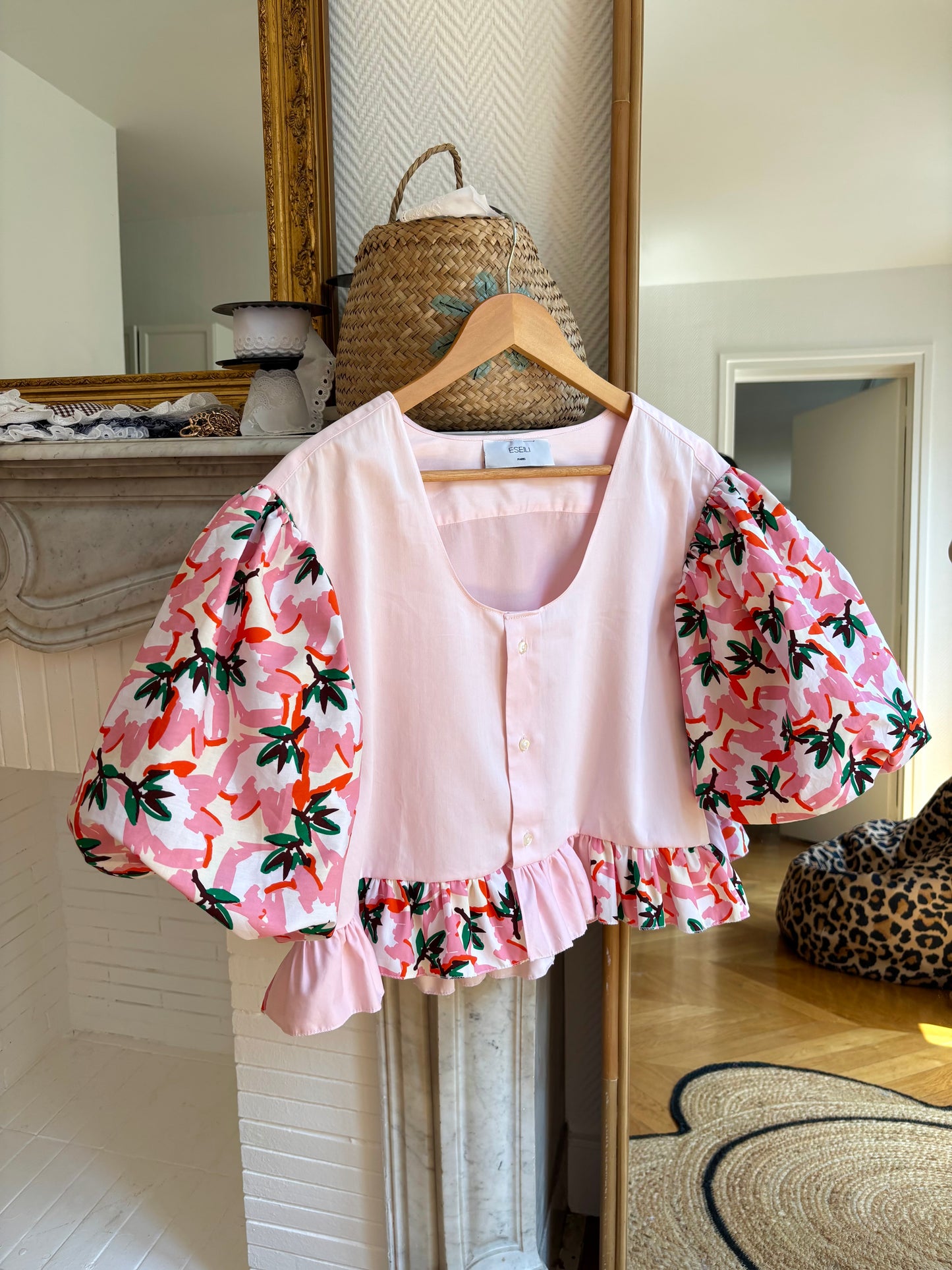 Blouse rose et fleurs manche bouffantes