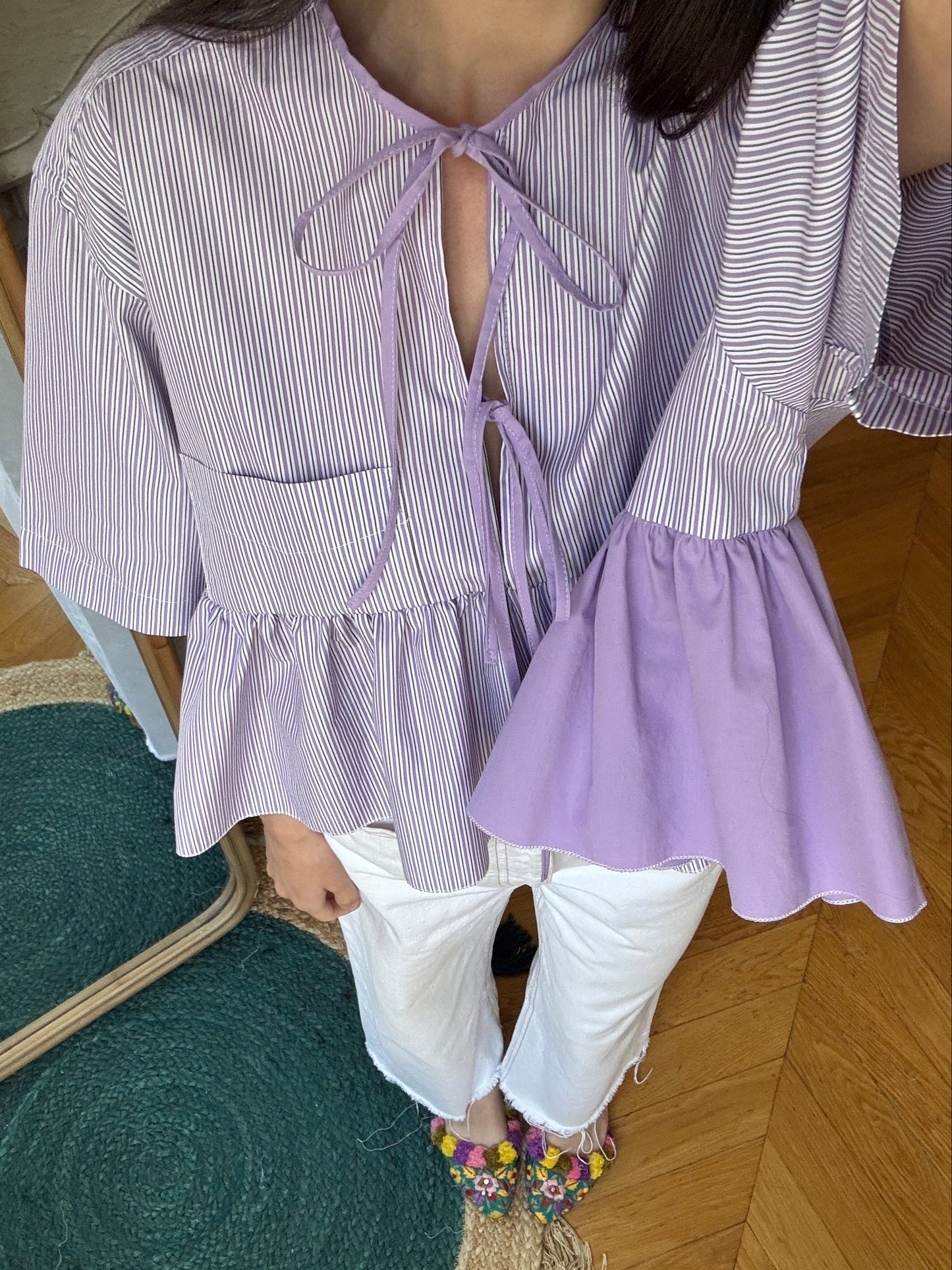 Blouse à noeuds et volants lila