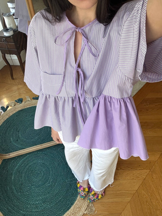 Blouse à noeuds et volants lila