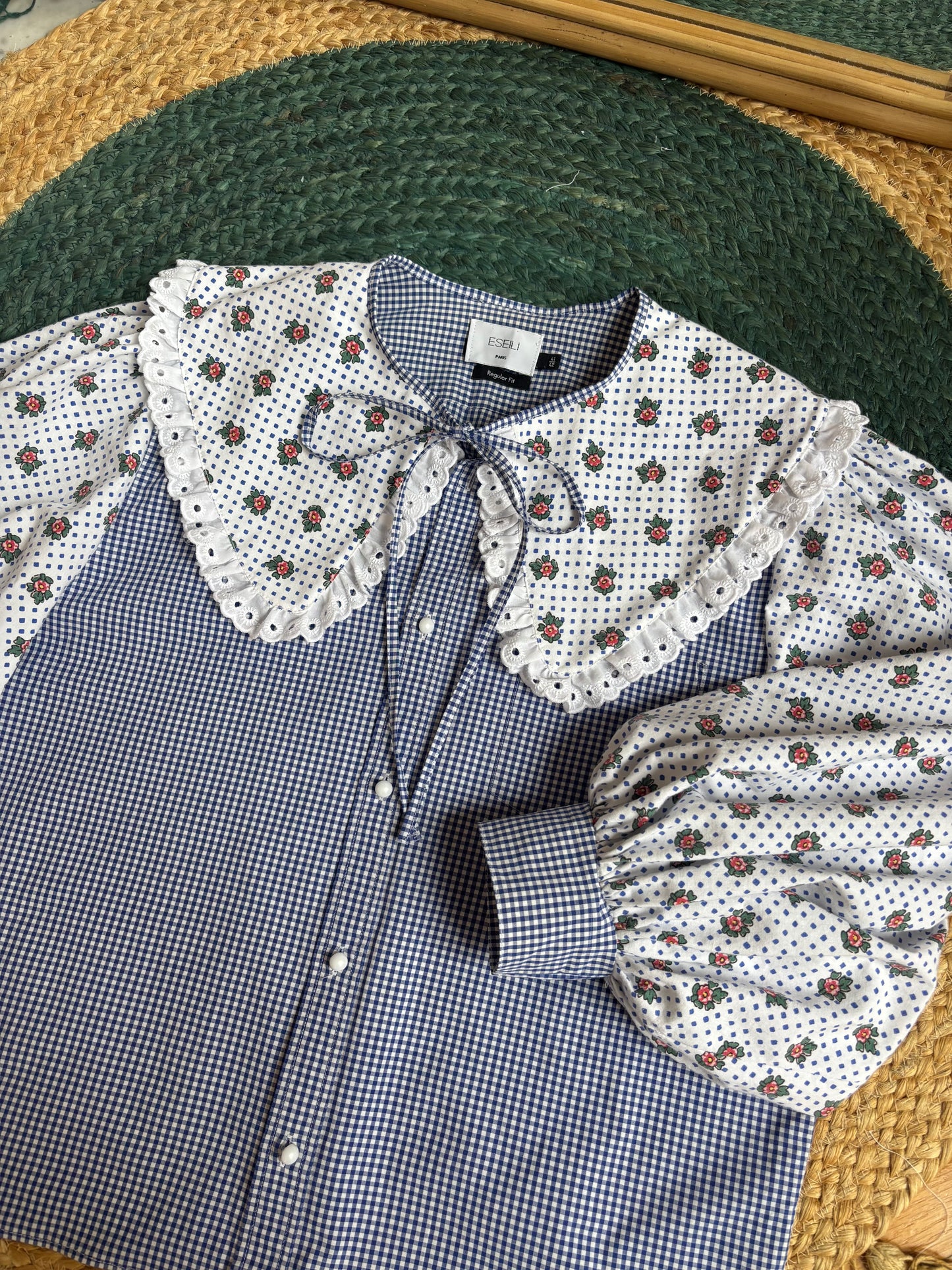 Blouse à col XL et manches bouffantes vichy bleu